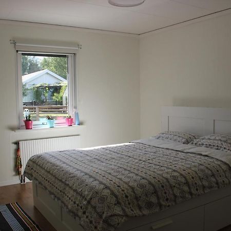 Private Room For Rent In A Villa With Garden View Älmhult エクステリア 写真
