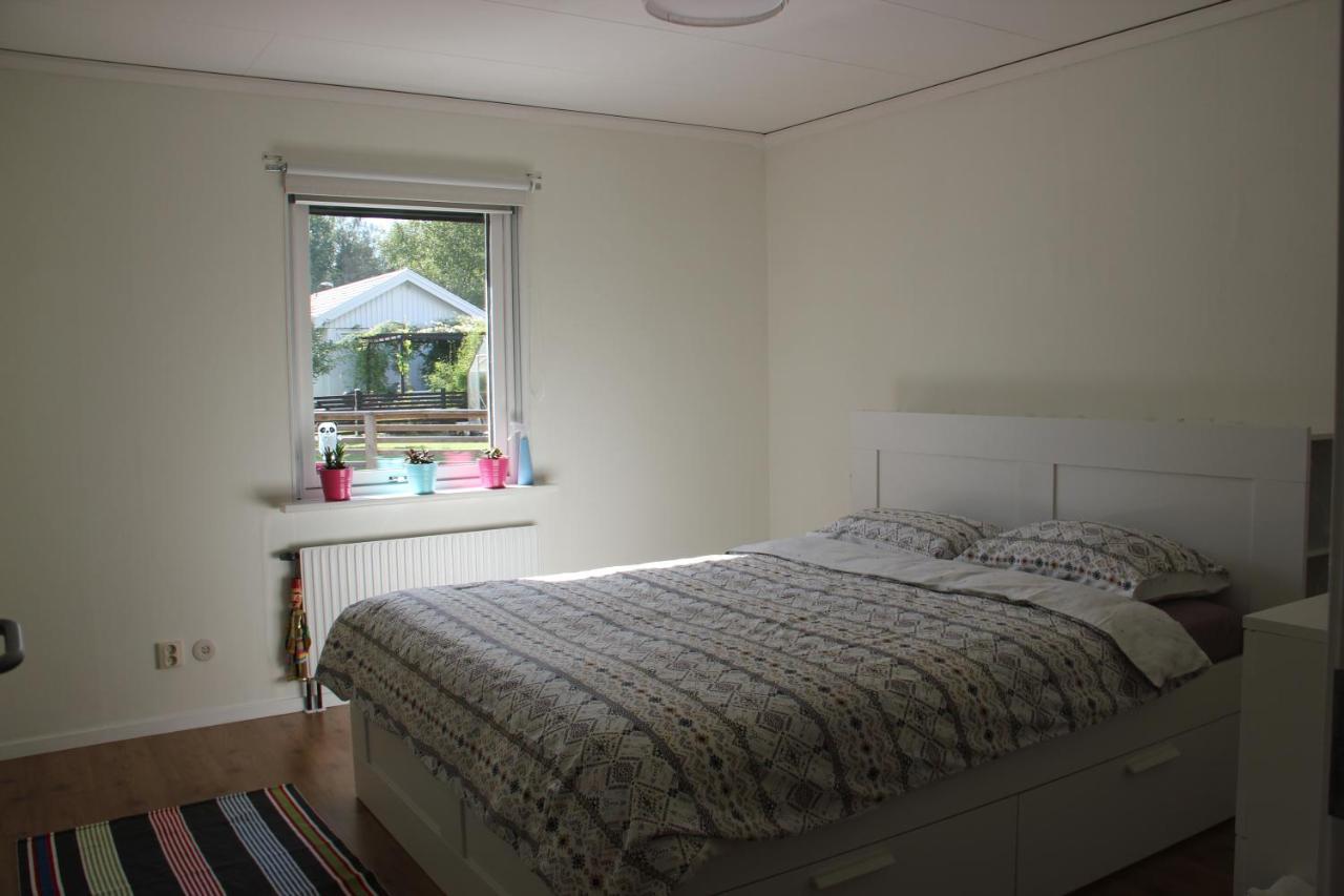 Private Room For Rent In A Villa With Garden View Älmhult エクステリア 写真