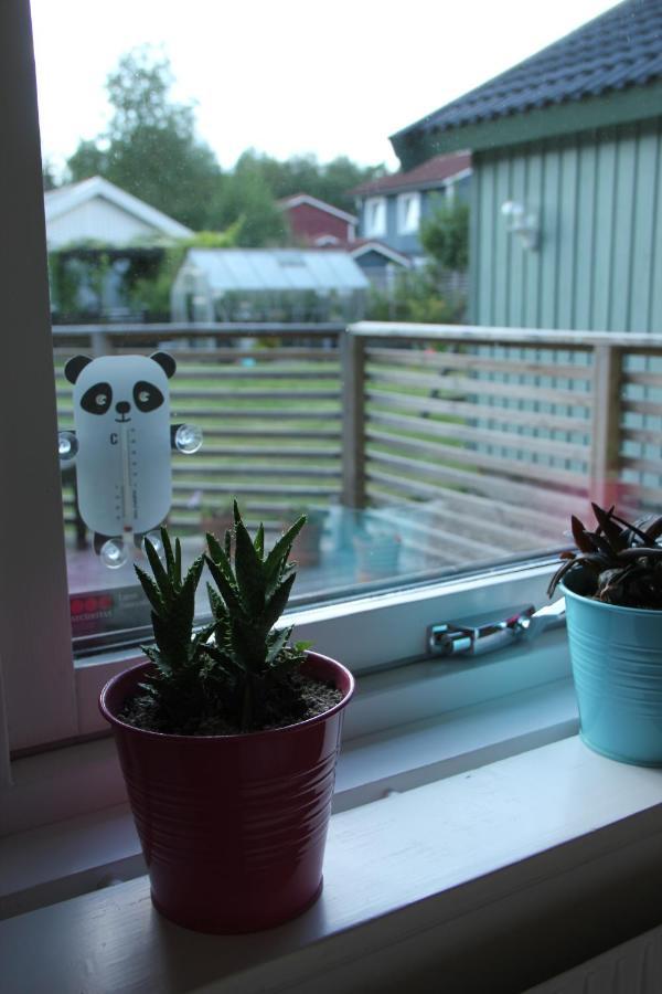 Private Room For Rent In A Villa With Garden View Älmhult エクステリア 写真